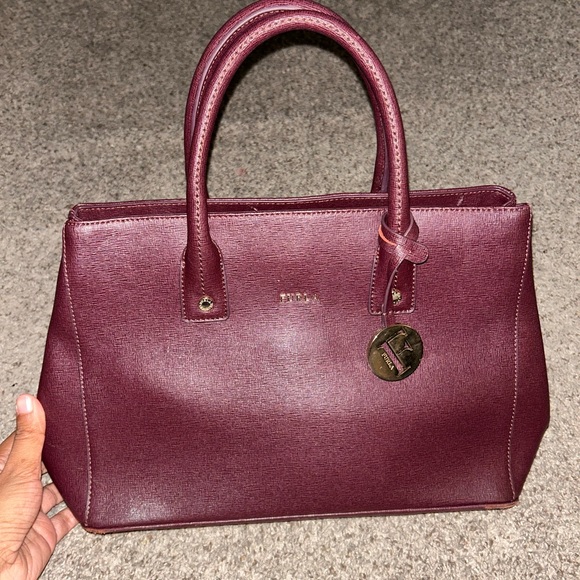 Furla Handbags - Furla Linda tote bag Elegant Burgundy